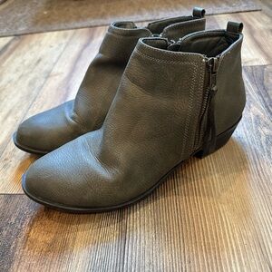 Sugar Green Ankle Boots Sleek Minimalist Design Womens' Size 10M Casual Bootie